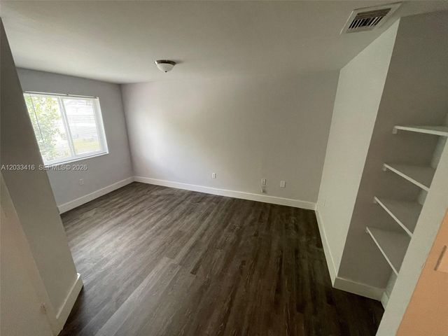 17485 NW 67th Ct D-21, Hialeah, FL 33015