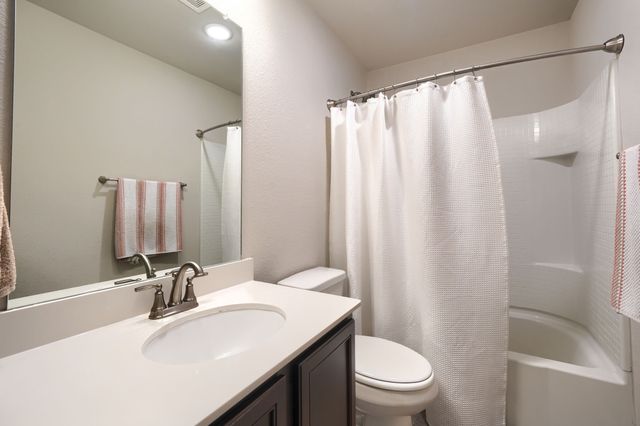 3805 S Courtney Court, Forney, TX 75126