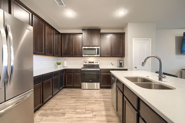 3805 S Courtney Court, Forney, TX 75126