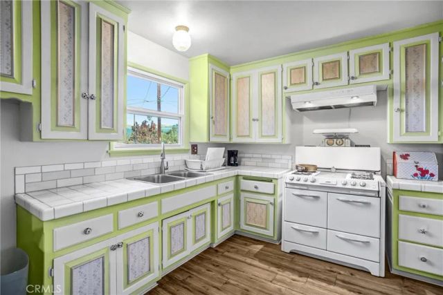 1819 E Farland, Covina, CA 91724