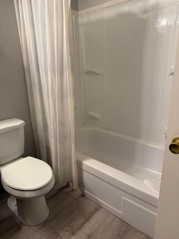 4620 Enchanted Way, Redding, CA 96001