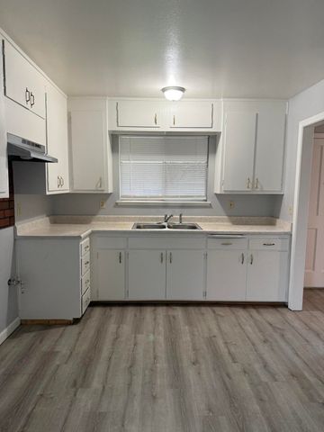 4620 Enchanted Way, Redding, CA 96001