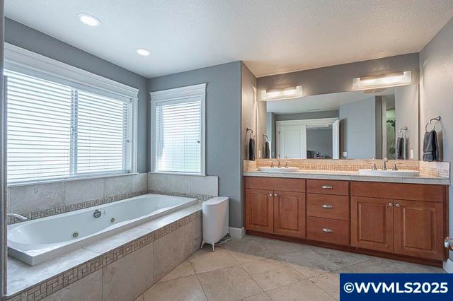 2021 Pikes Pass Ct SE, Salem, OR 97306