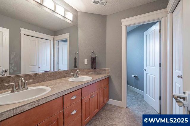 2021 Pikes Pass Ct SE, Salem, OR 97306