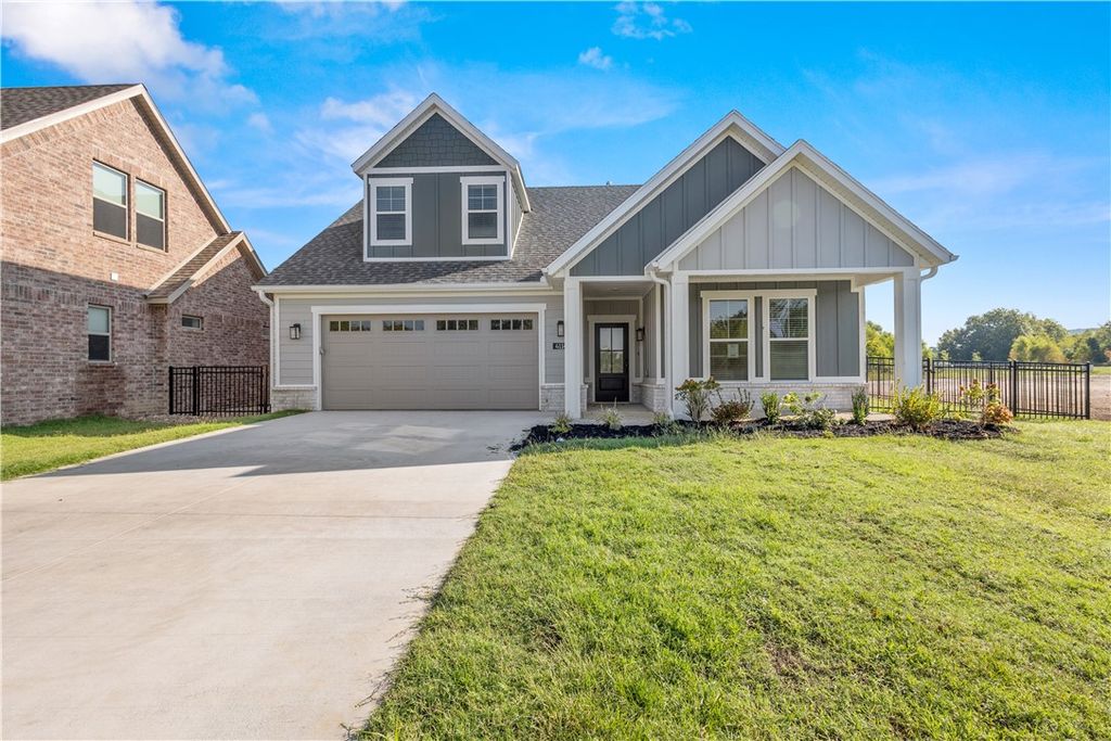 4209 W Huron Loop, Fayetteville, AR 72704
