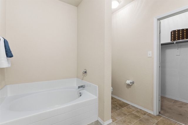 2129 Brenham Drive, Heartland, TX 75126