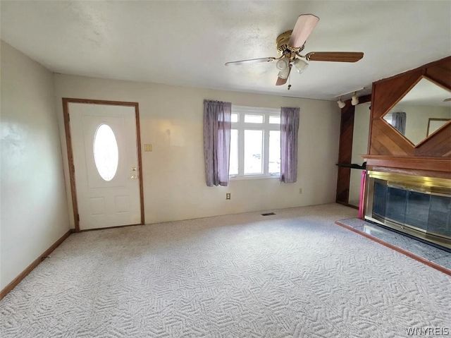 24 La Salle Court, Grand Island, NY 14072