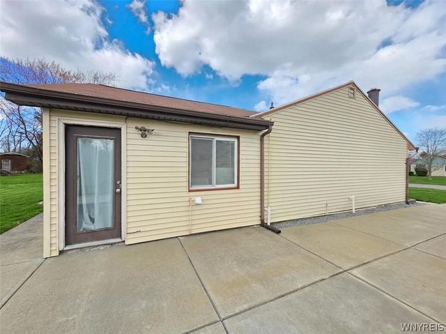 24 La Salle Court, Grand Island, NY 14072