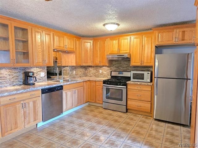 24 La Salle Court, Grand Island, NY 14072