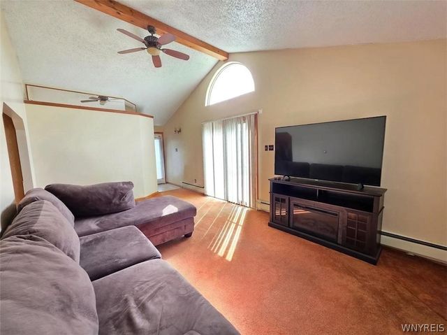 24 La Salle Court, Grand Island, NY 14072