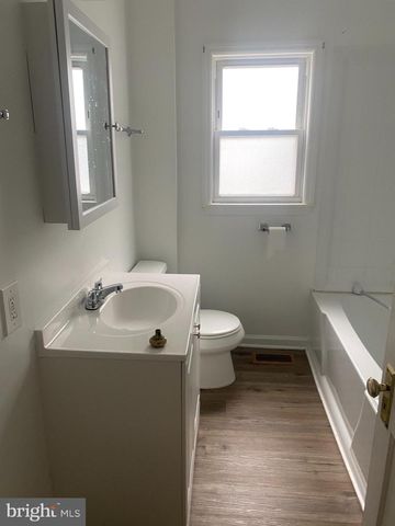 122 E WAYNE TER, Collingswood, NJ 08108