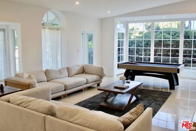 1265 Bienveneda Avenue, Pacific Palisades (los Angeles), CA 90272