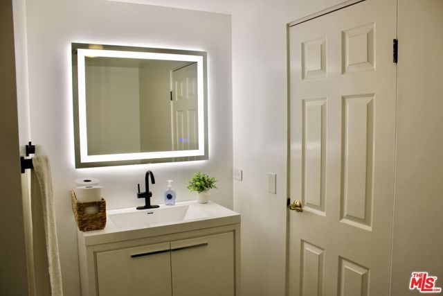 1265 Bienveneda Avenue, Pacific Palisades (los Angeles), CA 90272