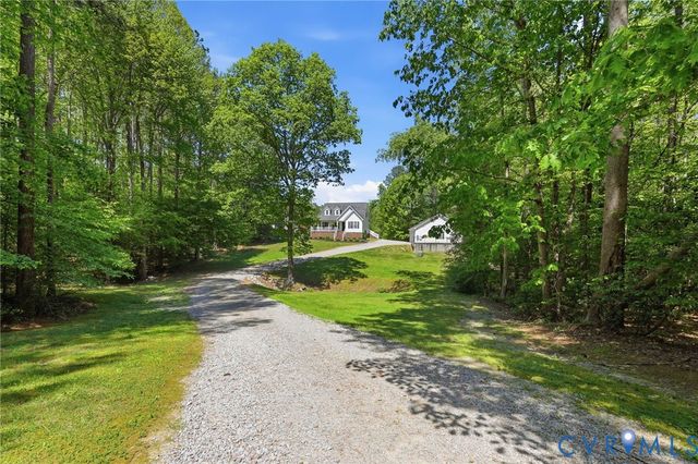 3600 Oxford Dr, Sutherland, VA 23885