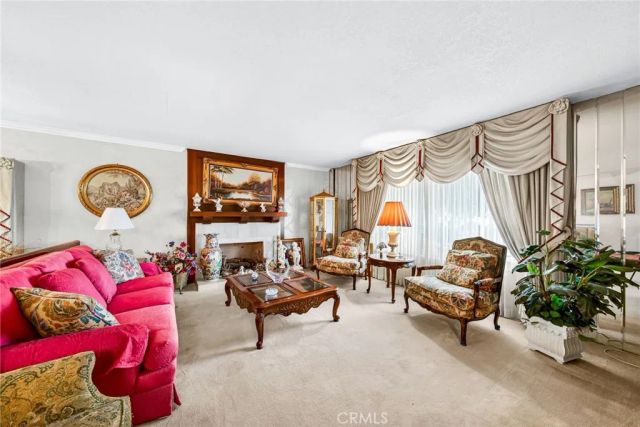 1100 Tulare, Costa Mesa, CA 92626