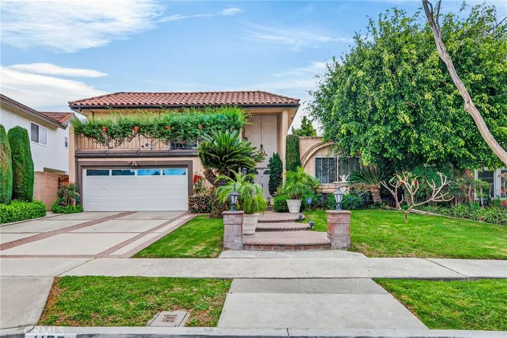 1100 Tulare, Costa Mesa, CA 92626