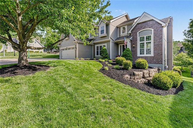 5653 Gresham Circle, Parkville, MO 64152