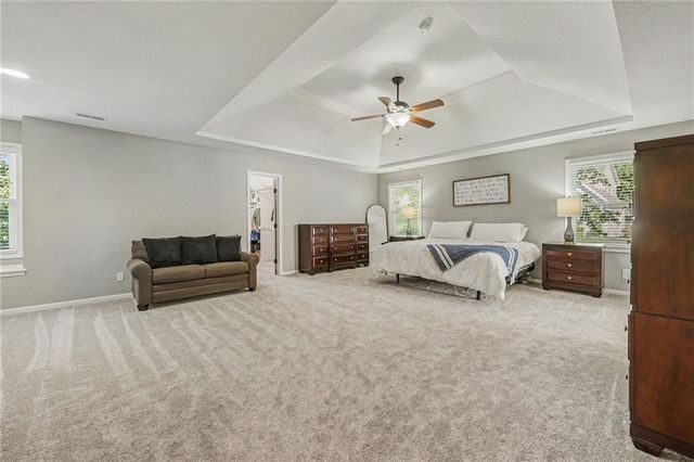 5653 Gresham Circle, Parkville, MO 64152