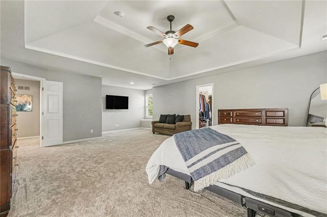 5653 Gresham Circle, Parkville, MO 64152