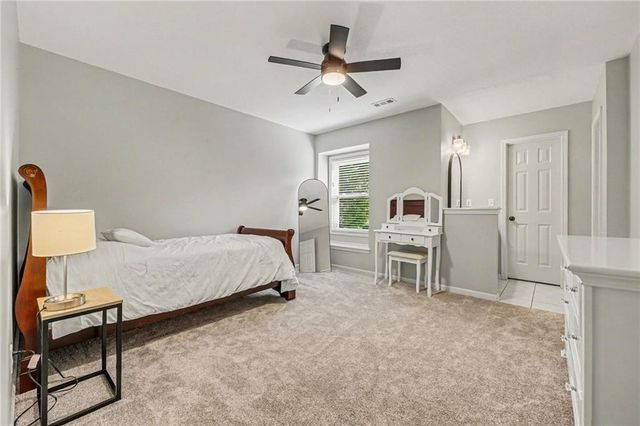 5653 Gresham Circle, Parkville, MO 64152