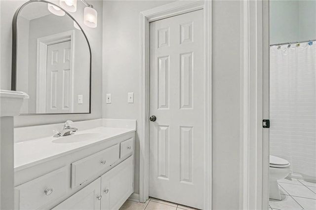 5653 Gresham Circle, Parkville, MO 64152