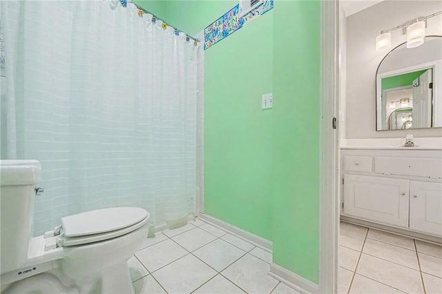 5653 Gresham Circle, Parkville, MO 64152