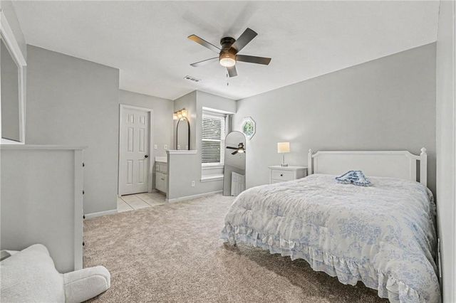5653 Gresham Circle, Parkville, MO 64152
