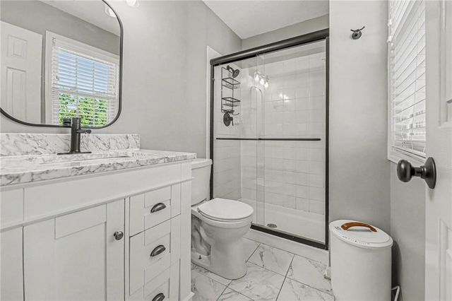 5653 Gresham Circle, Parkville, MO 64152