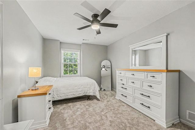 5653 Gresham Circle, Parkville, MO 64152