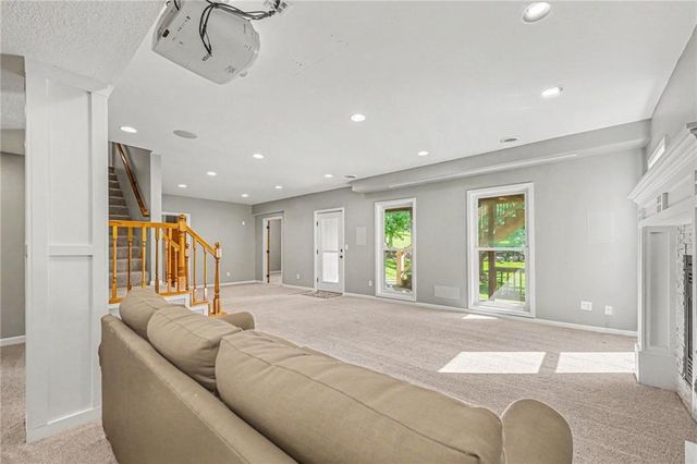 5653 Gresham Circle, Parkville, MO 64152