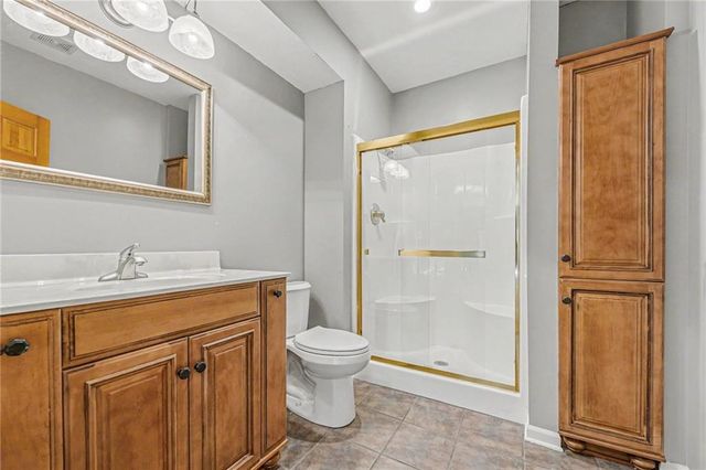 5653 Gresham Circle, Parkville, MO 64152