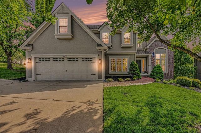 5653 Gresham Circle, Parkville, MO 64152