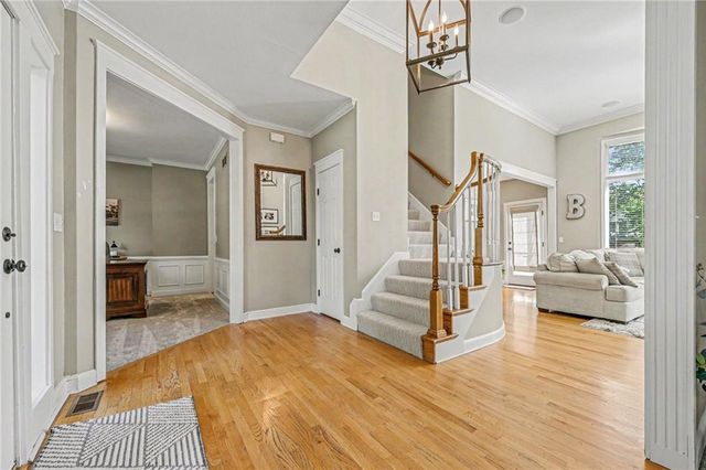 5653 Gresham Circle, Parkville, MO 64152