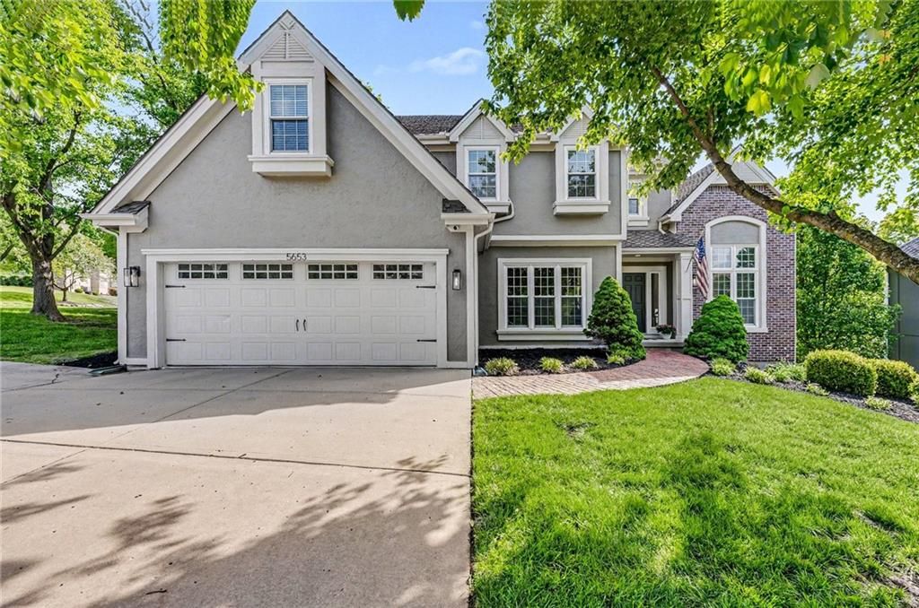 5653 Gresham Circle, Parkville, MO 64152
