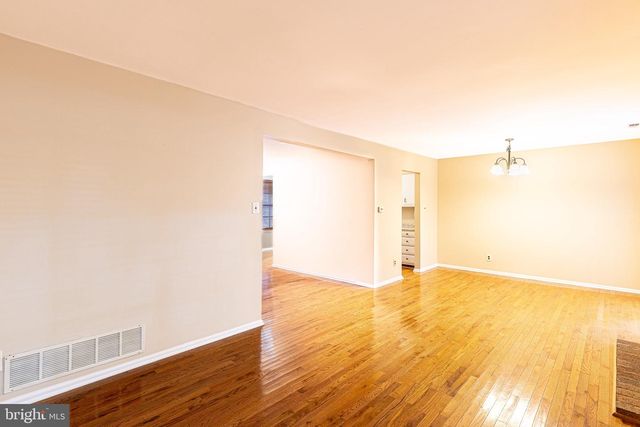 8 REGENT COURT, Medford, NJ 08055