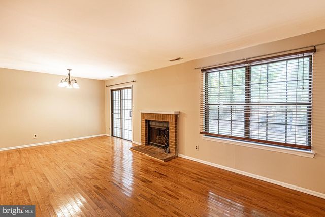 8 REGENT COURT, Medford, NJ 08055