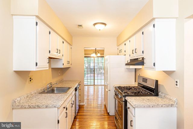 8 REGENT COURT, Medford, NJ 08055