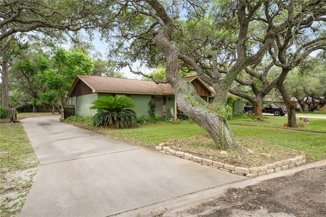 1965 Chandler Pl, Ingleside, TX 78362