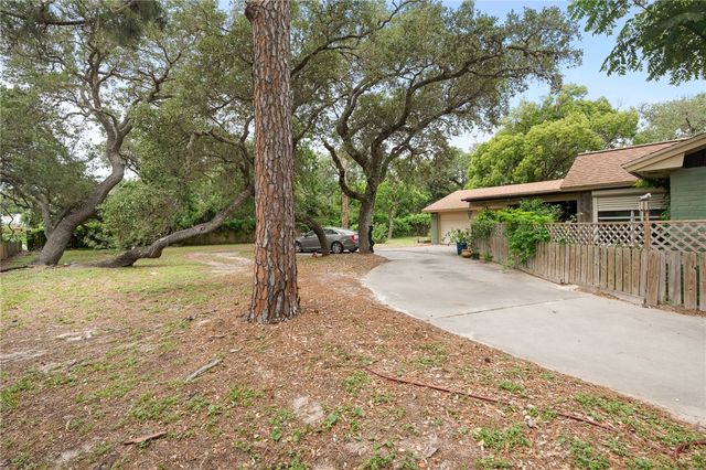 1965 Chandler Pl, Ingleside, TX 78362