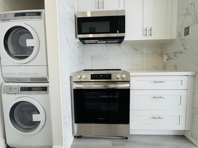 365 SW 86th Ave 205, Pembroke Pines, FL 33025