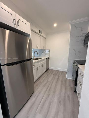 365 SW 86th Ave 205, Pembroke Pines, FL 33025