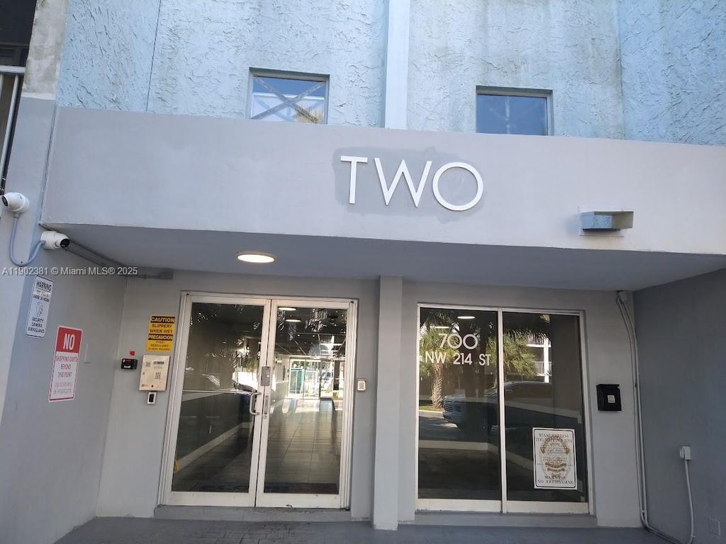 700 NW 214th St 403, Miami Gardens, FL 33169