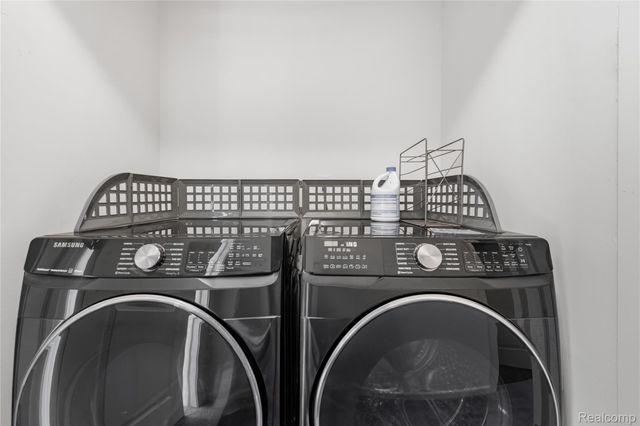 591 Parkside Way 16, Ferndale, MI 48220