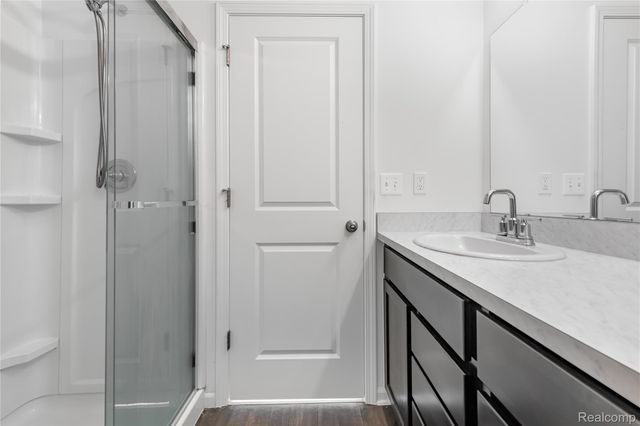 591 Parkside Way 16, Ferndale, MI 48220