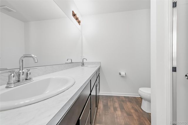 591 Parkside Way 16, Ferndale, MI 48220