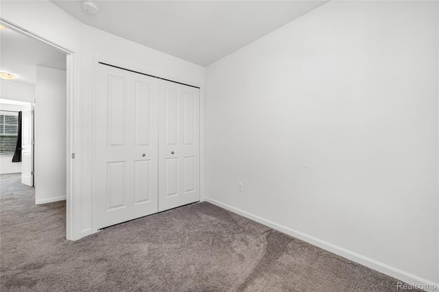 591 Parkside Way 16, Ferndale, MI 48220