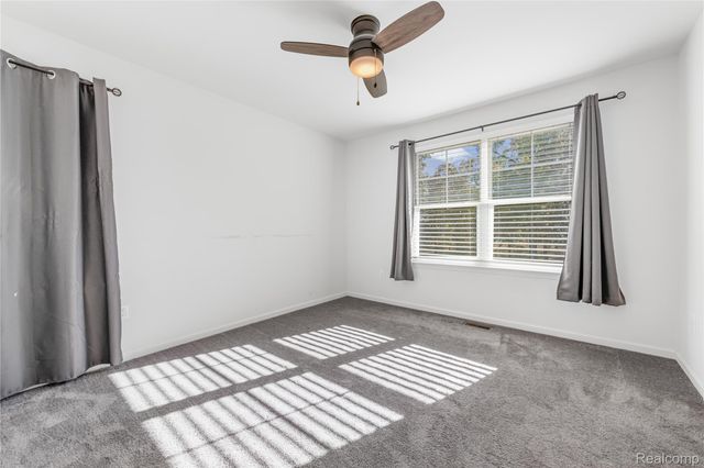 591 Parkside Way 16, Ferndale, MI 48220