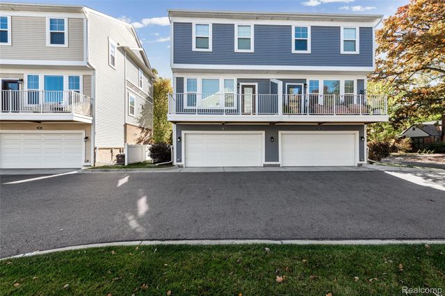 591 Parkside Way 16, Ferndale, MI 48220
