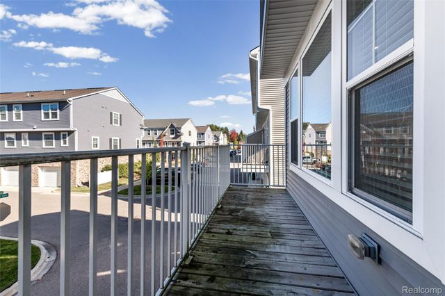 591 Parkside Way 16, Ferndale, MI 48220