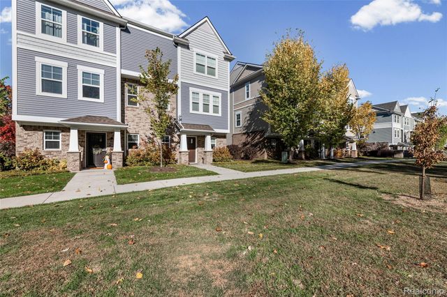 591 Parkside Way 16, Ferndale, MI 48220